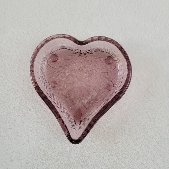VINTAGE ✨️ Indiana Glass Tiera Amethyst Heart Ring Dish - Picture 2 of 4